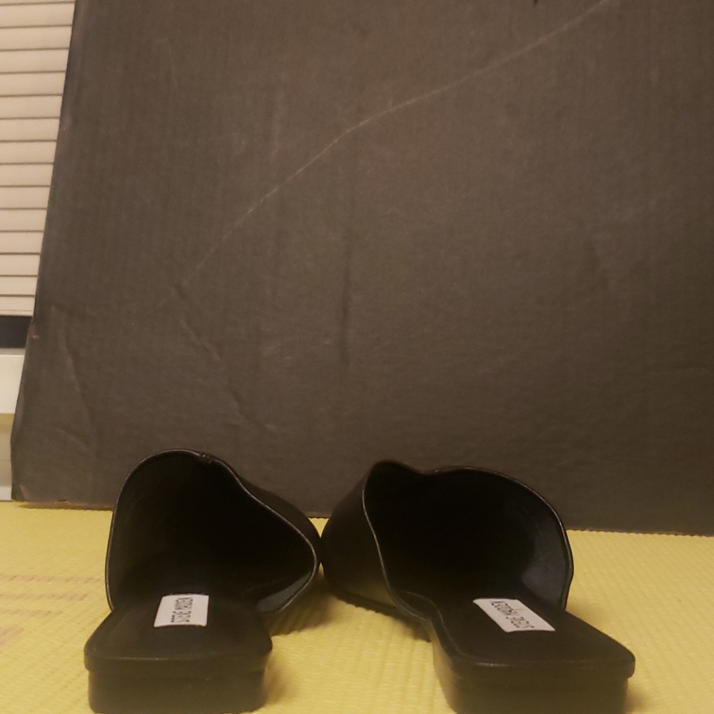 Flats - Picture 2 of 4